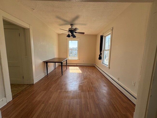 Building Photo - 932 Lisbon St