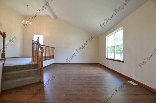 Foto del edificio - 4616 Peacock Ln