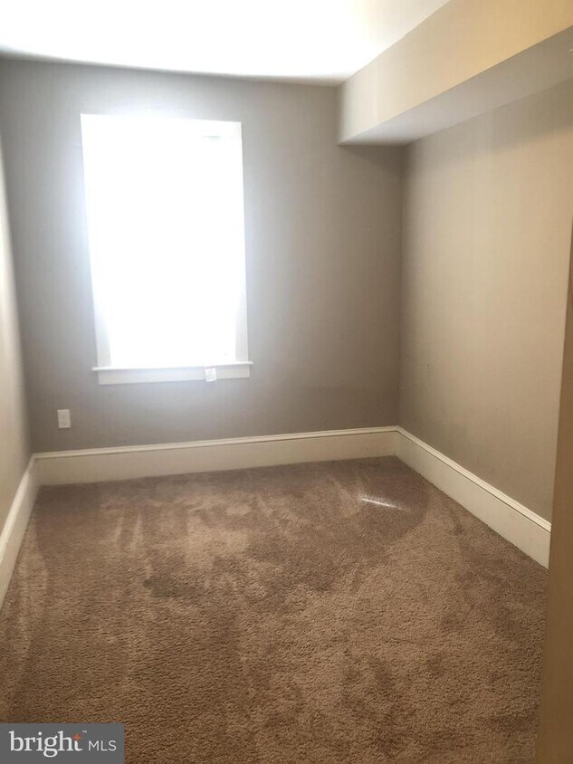Foto principal - 64 Simpson Ave
