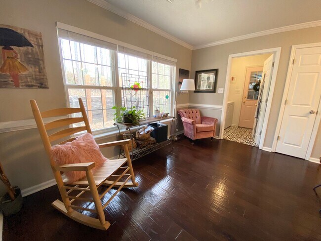 Building Photo - 3 bedroom PLUS a large Bonus room in Marti...