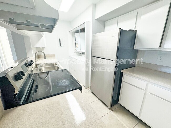 Foto del edificio - 4455 Treehouse Ln