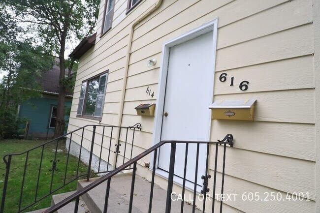 Foto del edificio - Recently Renovated 2 Bedroom 1 Bathroom ap...