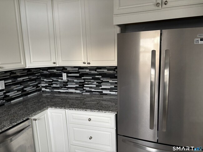 Building Photo - 329 Blackstone Vlg