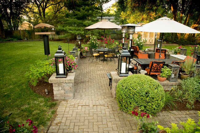 Entrance to Patio - 28W461 Juanita Dr House