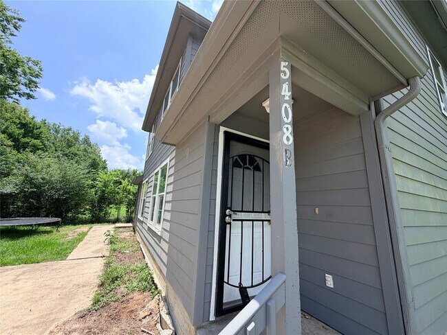 Foto del edificio - 5408 Groveton St