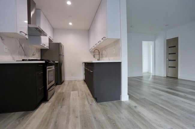 Foto del edificio - 5427 Carlton Way