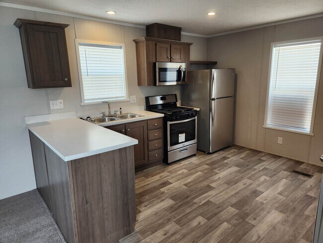 Foto del edificio - 2403 Birch St