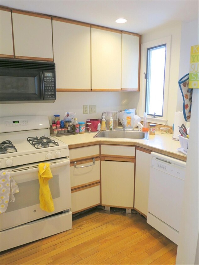 Primary Photo - 34 Union St