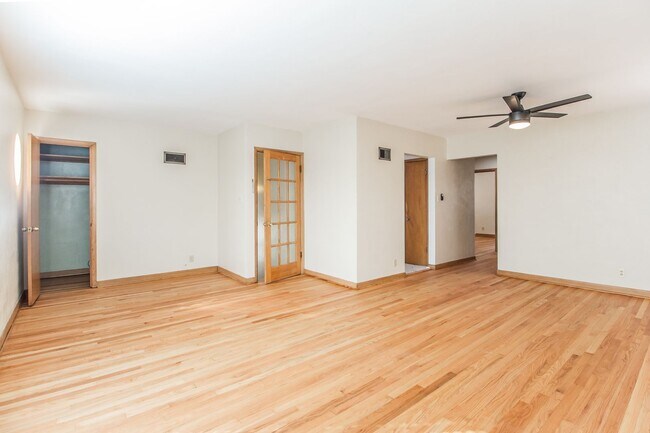 Foto del edificio - 5005 Winona Ave