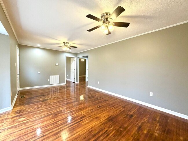 Foto del edificio - 838 Potters Ln