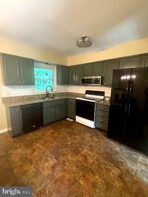 Building Photo - 704 Candle Ridge Ct