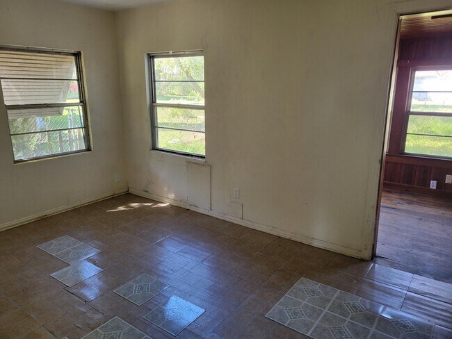 Foto del edificio - 746 E Garden St