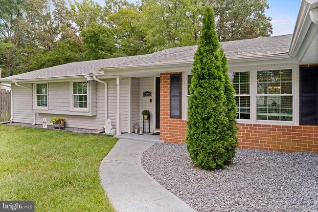 Foto del edificio - 2106 Dennis Rd