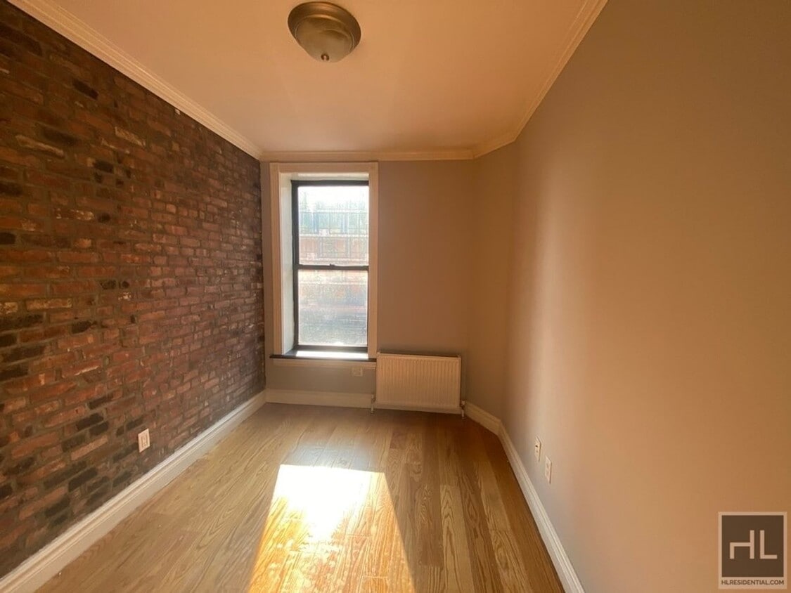 Primary Photo - East 5th Street
