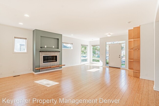 Building Photo - 4 br, 3.5 bath House - 4920 Osceola St.