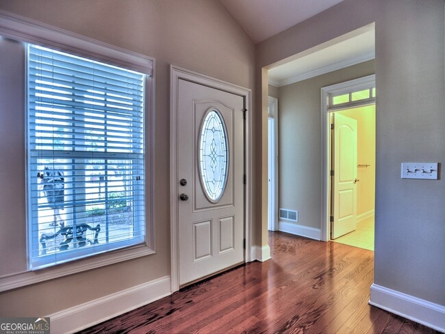 Building Photo - 4275 Lane Ridge Way NE