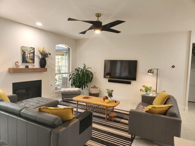 Foto del edificio - 10305 Ember Glen Dr