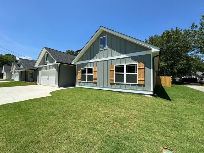 Building Photo - New Build 3/2 House in Armuchee- $2,200