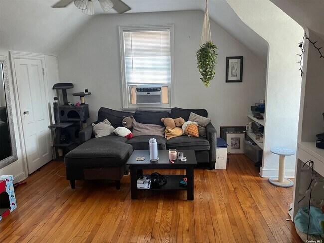 Foto del edificio - 801 E Broadway