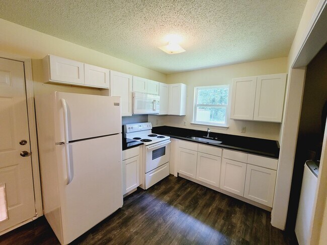 Foto del edificio - Gastonia 2 bed 1 bath