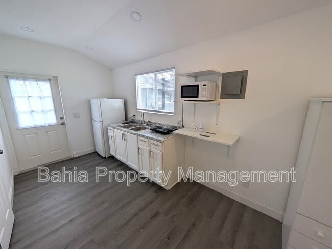 Photo - 1002 Kirkland Dr House