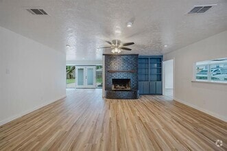 Building Photo - 6509 S Hulen St