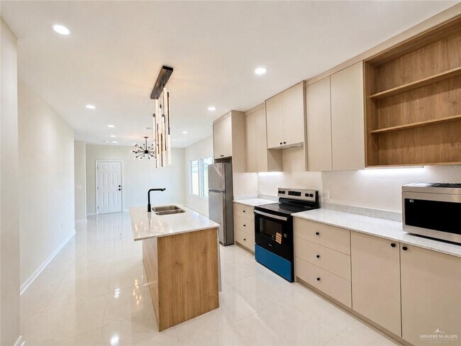 Foto del edificio - 4213 Hummingbird Ave