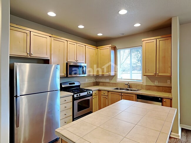 Building Photo - 1292 Alpine Lakes St SE