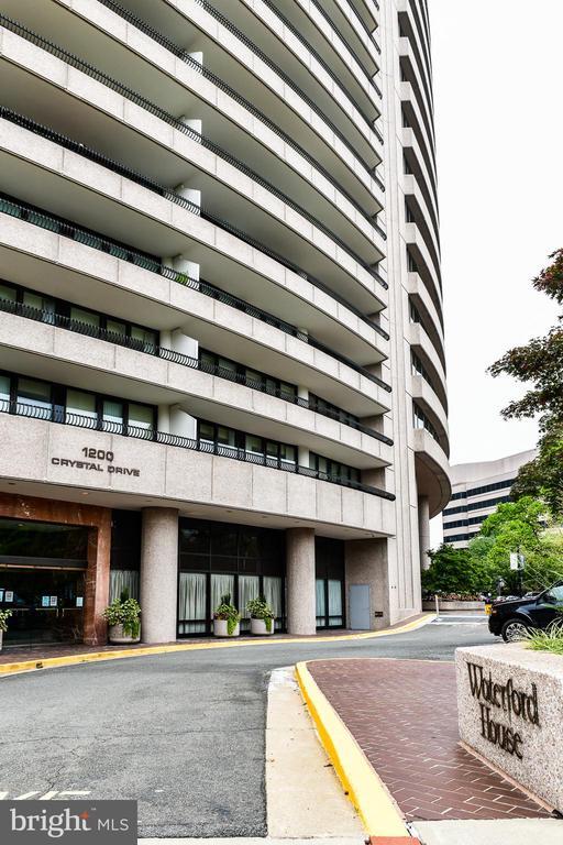 Building Photo - 1200 Crystal Dr