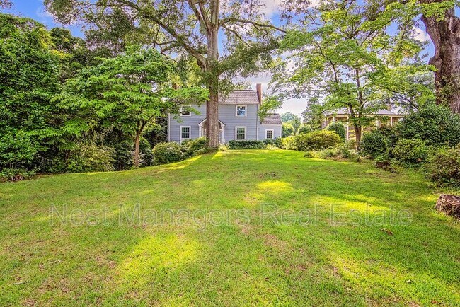 Foto del edificio - 220 Bradford Ave