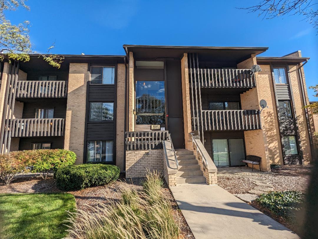 6137 Knoll Wood Rd Unit 206, Willowbrook, IL 60527 Condo for Rent in