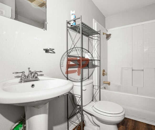 Building Photo - 310 W Moonlight Dr