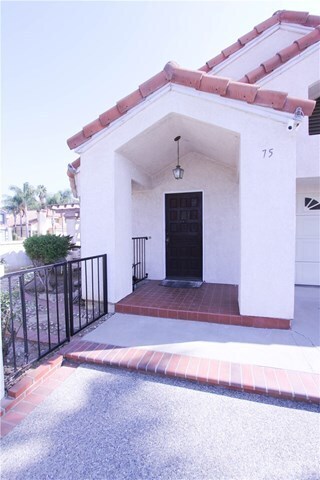 Foto del edificio - 75 Hidden Valley Rd