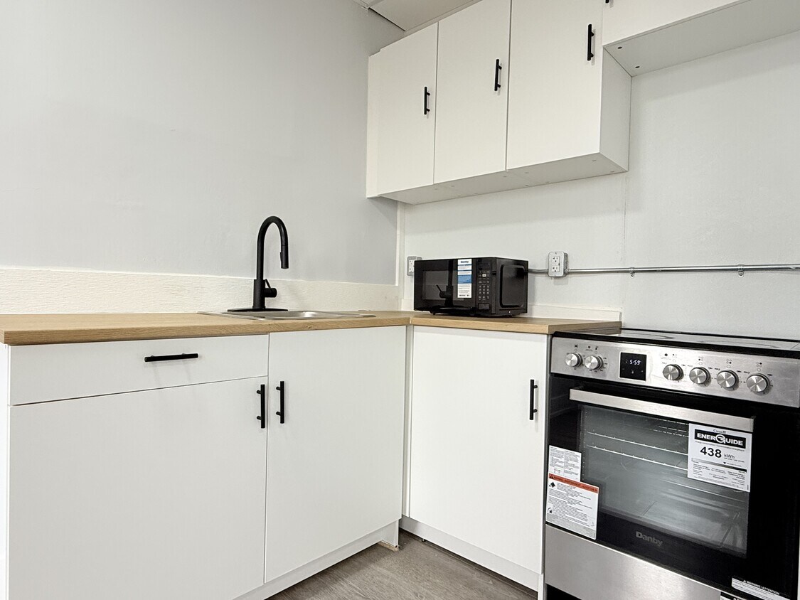 Photo principale - 1495 Gladstone Ave