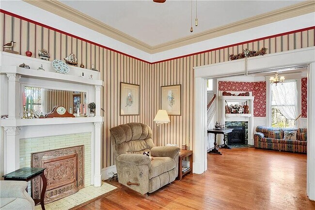 front parlor - 929 Egmont St