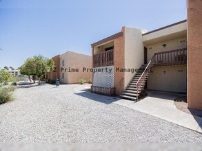 Building Photo - 2121 W Royal Palm Rd