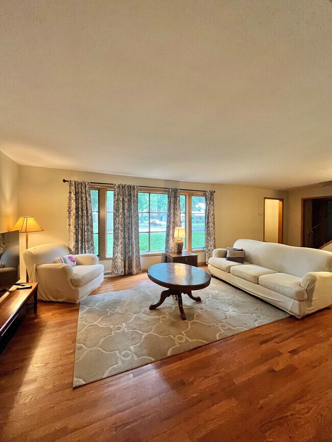 Foto del edificio - 15548 Brewster Rd