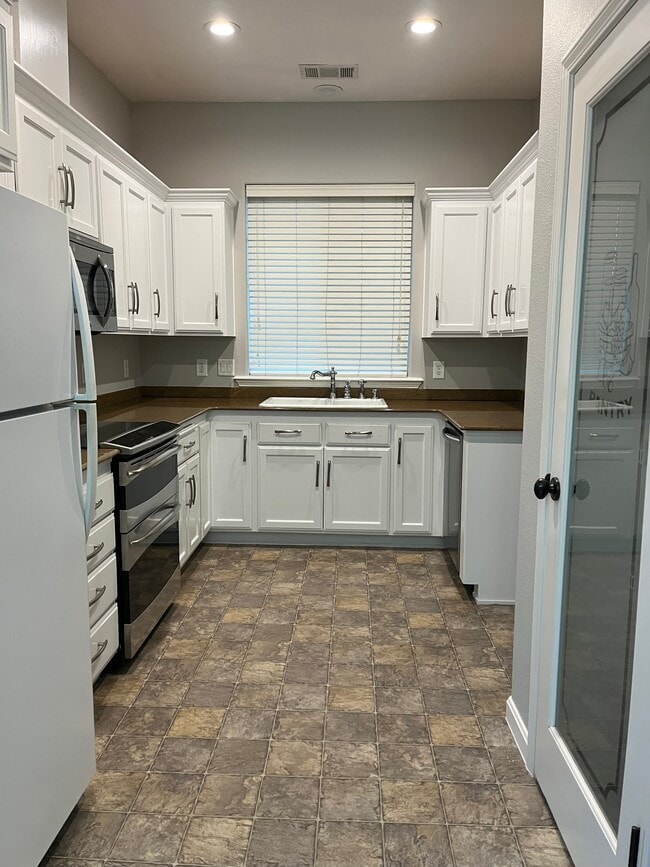 Building Photo - 7431 Stonefield Dr