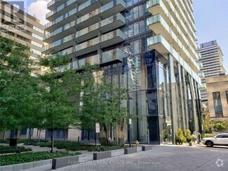 Building Photo - 1080-1080 Bay St.