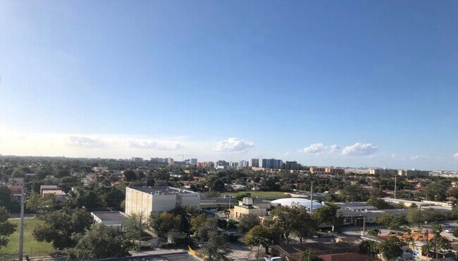 Foto del edificio - 4242 NW 2nd St