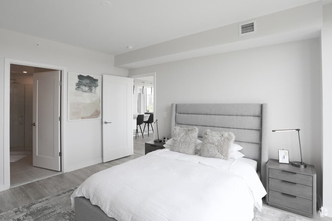 2BR, 2BA - 1,352 SF - Altaire