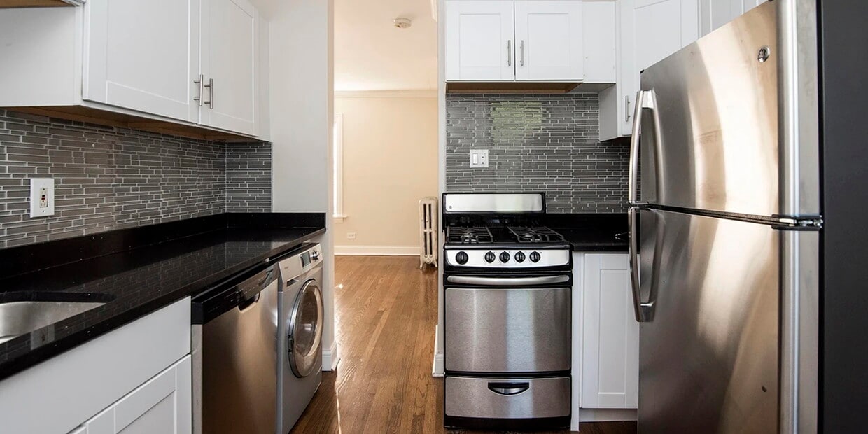 Primary Photo - 1054 W Lill Ave