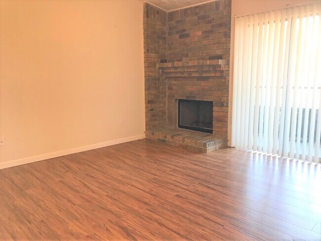Foto del edificio - 10555 Turtlewood Ct