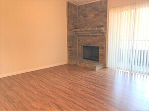 Building Photo - 10555 Turtlewood Ct