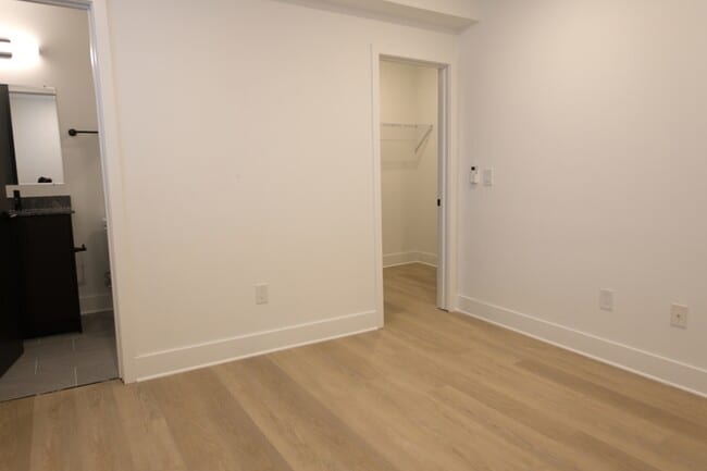 Building Photo - 1901 E Willard St