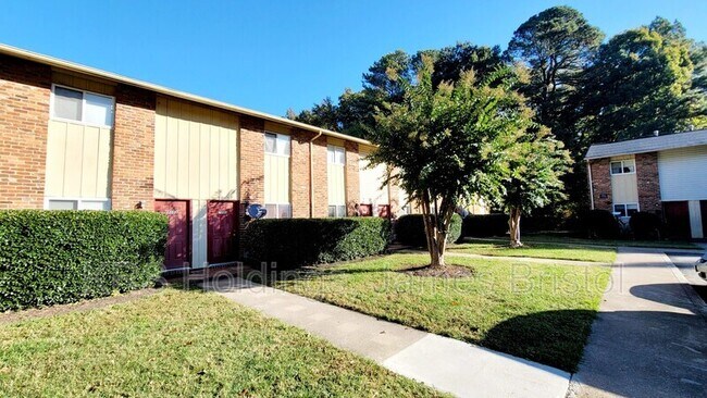 Building Photo - 7127 Wentworth