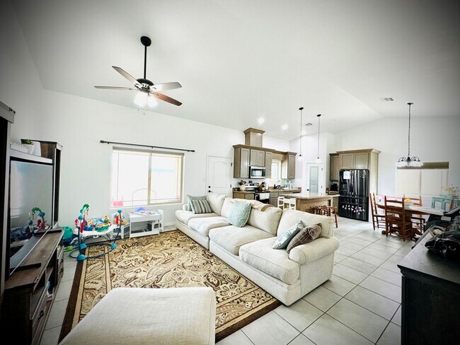 Foto del edificio - COYOTE WASH #2- Move In Ready!