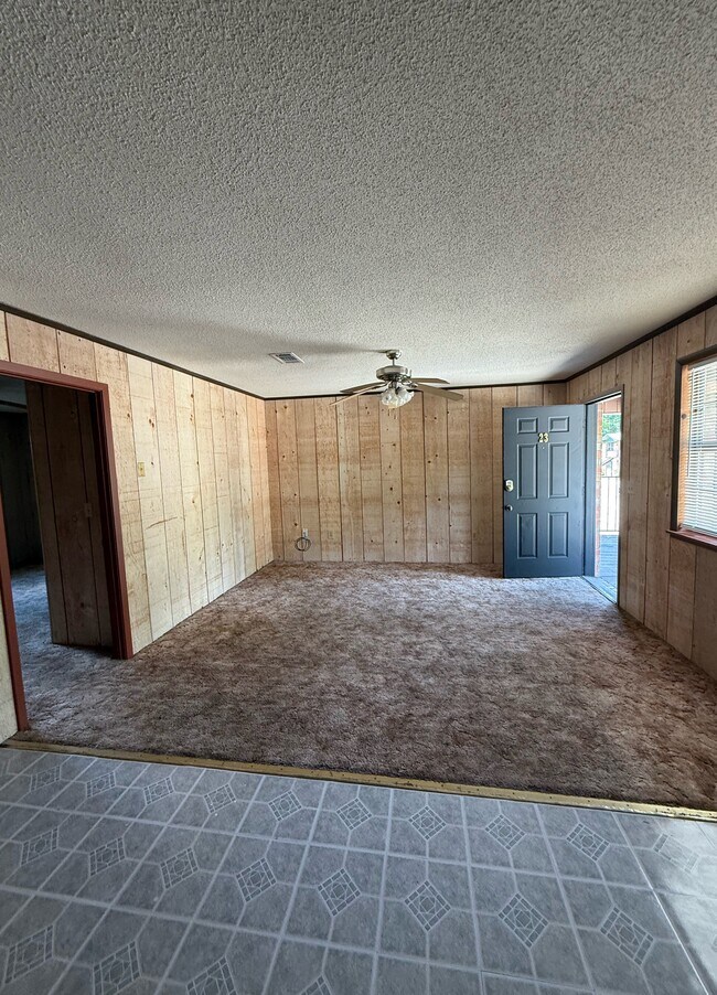 Building Photo - 347 Watson Rd