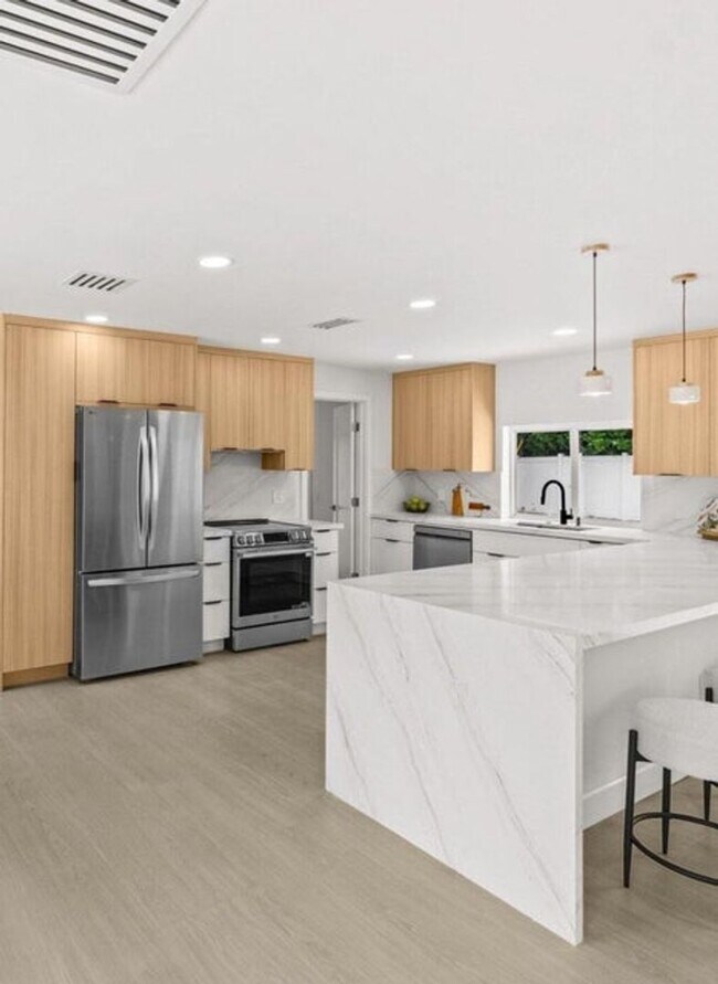 Foto del edificio - 608 SE 2nd Ave