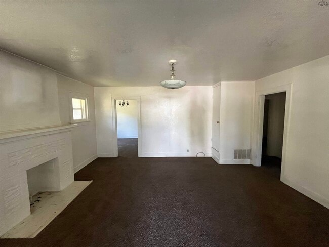 Building Photo - 2105 Joline St